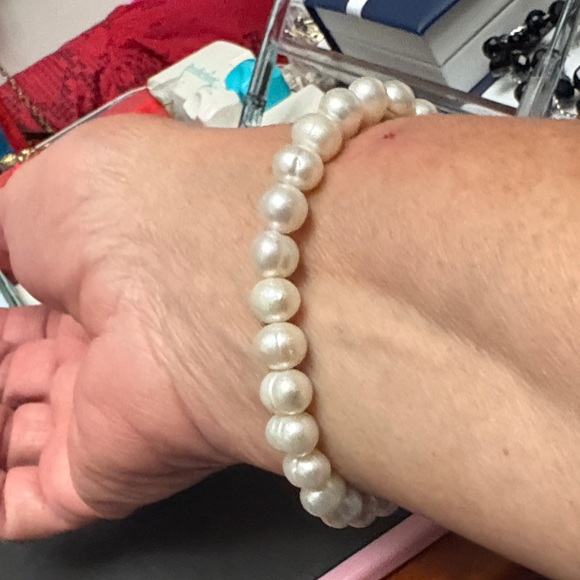 Stone Cross  with White Cultured Pearl Pearl Bracelet ( Brand New) - Picture 3 of 9